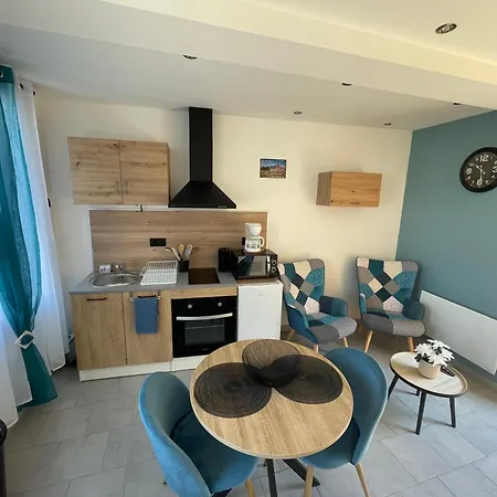 Les Hirondelles A Holiday home *